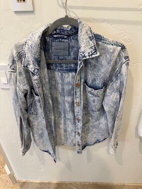 Thread & Supply acid wash Blue Denim Button-Front Shirt Jacket